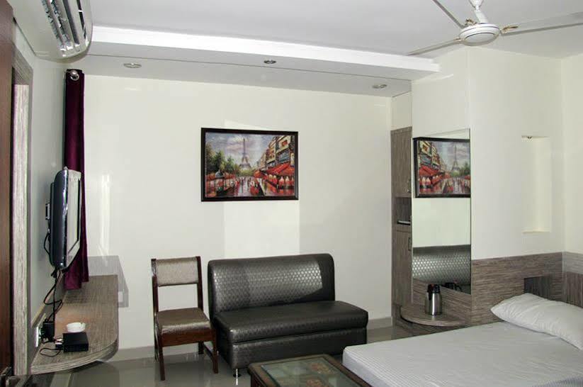 Airport Hotel Mayank Residency New Delhi Exterior photo